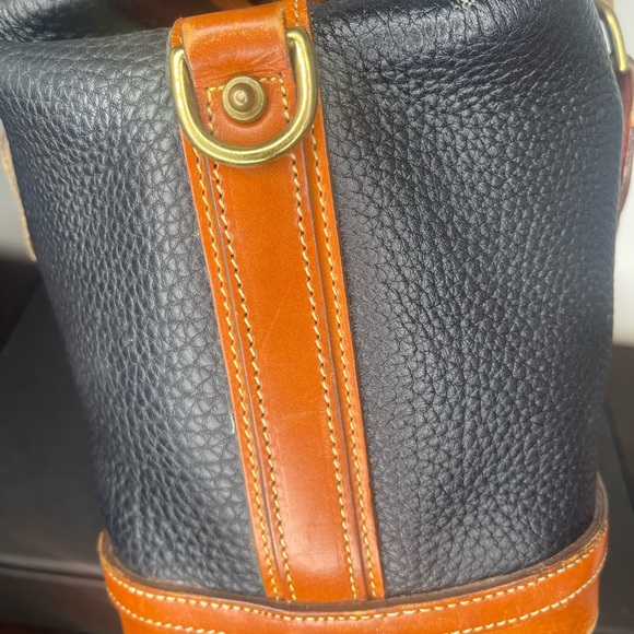 Dooney & Bourne Vintage Black and Brown Leather Handbag - Picture 6 of 13
